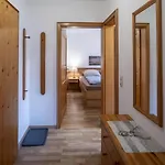 No 1 Hausberg *
